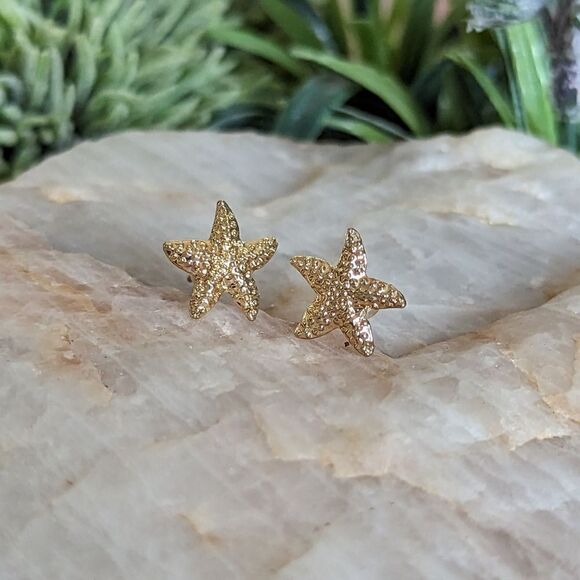 *FASHION EARRINGS* Brass Starfish Stud Earrings - Picture 1 of 2